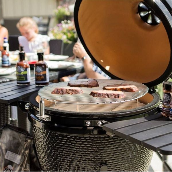 zoom sur la surface de cuisson du kamado Pit Boss sur Club Brasero 